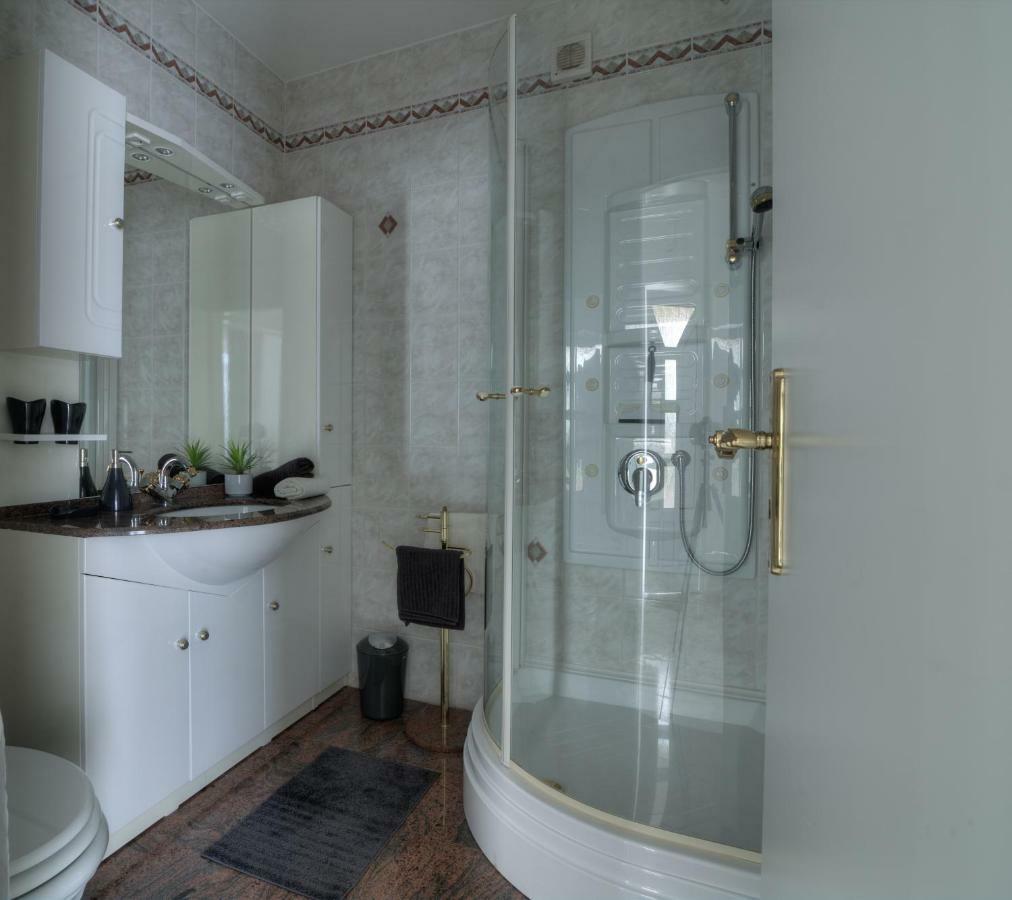 Apartment Barbara Сень Екстер'єр фото