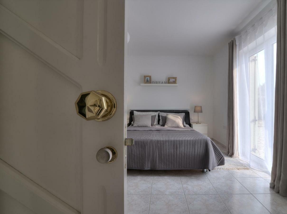 Apartment Barbara Сень Екстер'єр фото