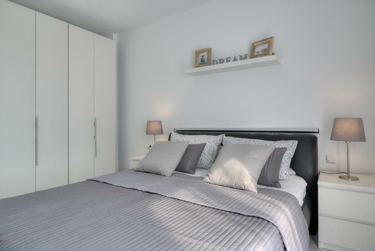Apartment Barbara Сень Екстер'єр фото