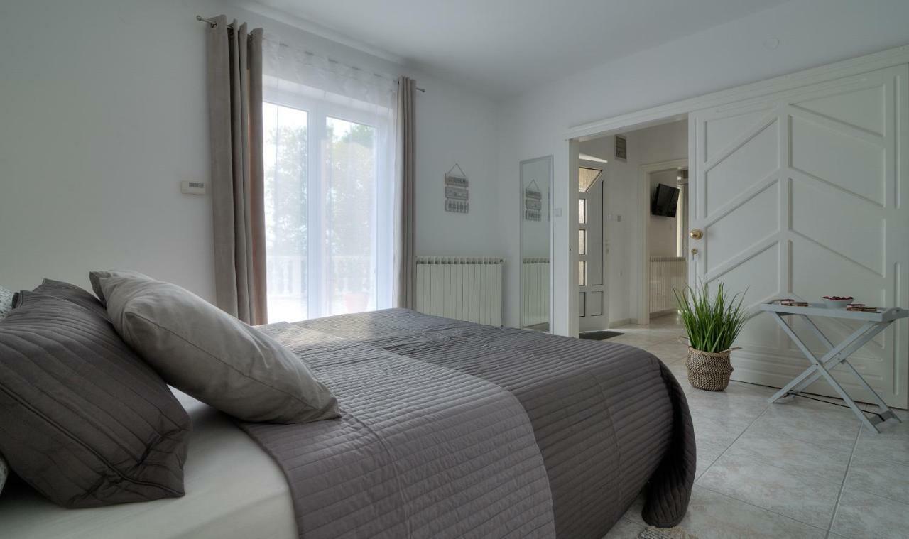 Apartment Barbara Сень Екстер'єр фото